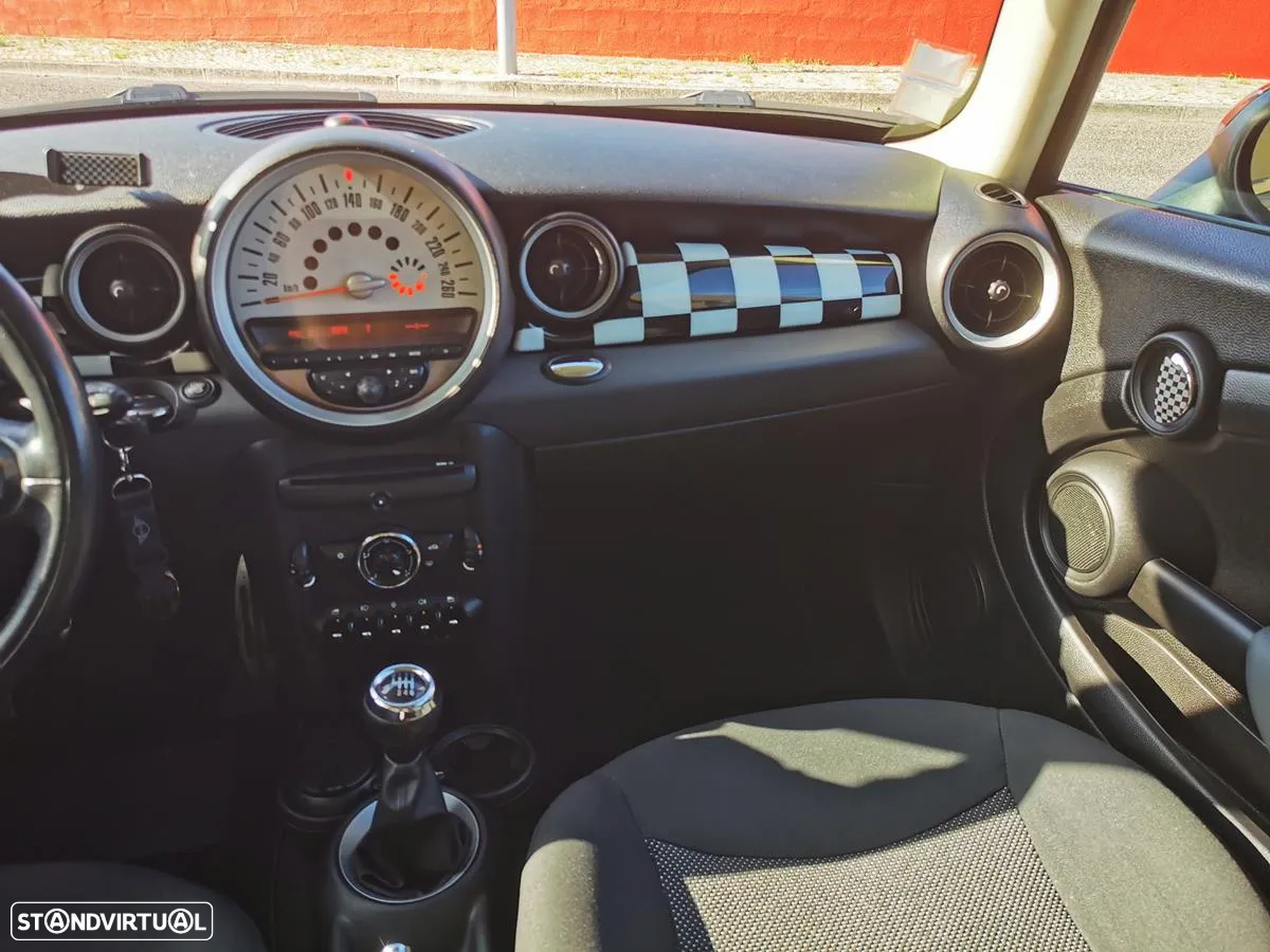 MINI 3 Portas Cooper D - 31