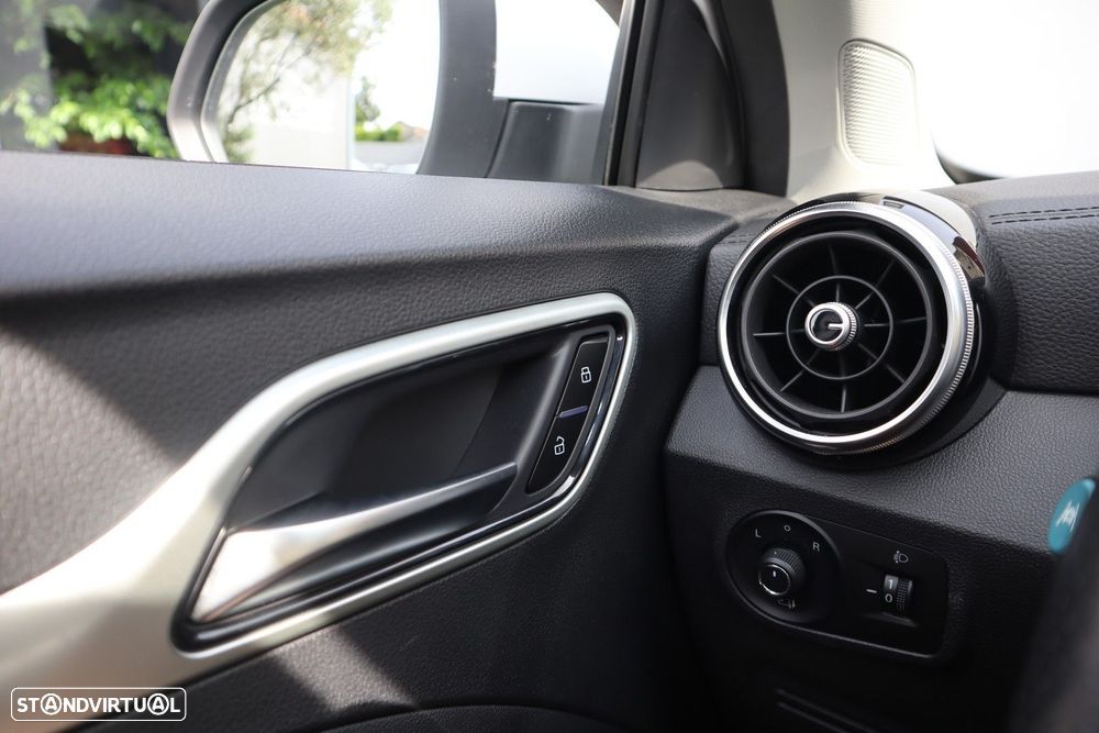 MG ZS EV Luxury - 32