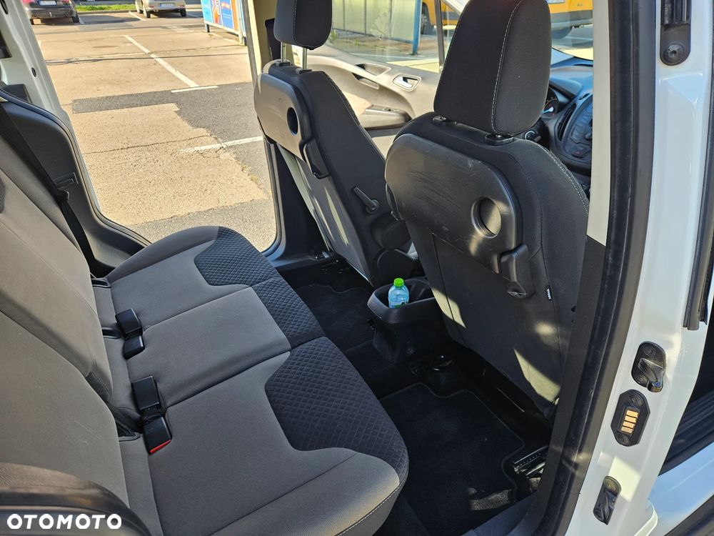 Ford Tourneo Courier ver-1-5-tdci-trend - 13