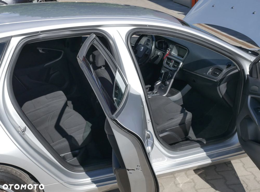 Volvo V40 D2 Powershift Momentum - 11