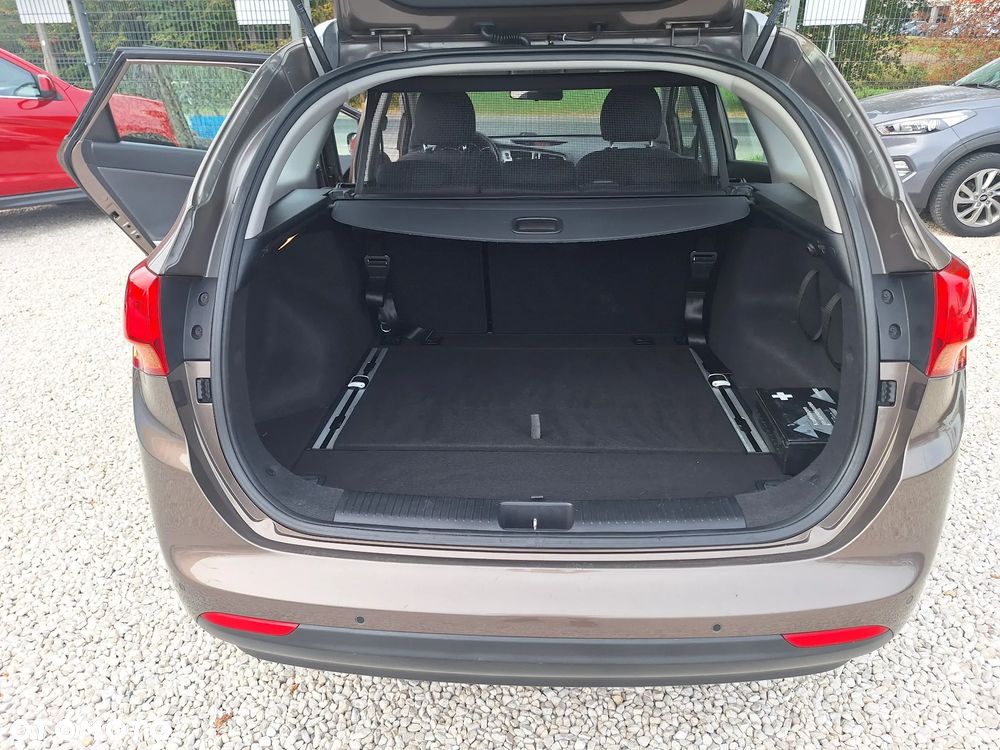 Kia Ceed 1.4 CVVT Fifa World Cup Edition - 27