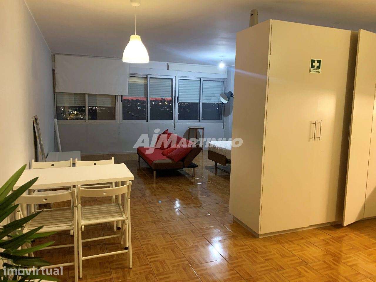 T0 - Mobilado, Baixa Porto - Grande imagem: 2/10