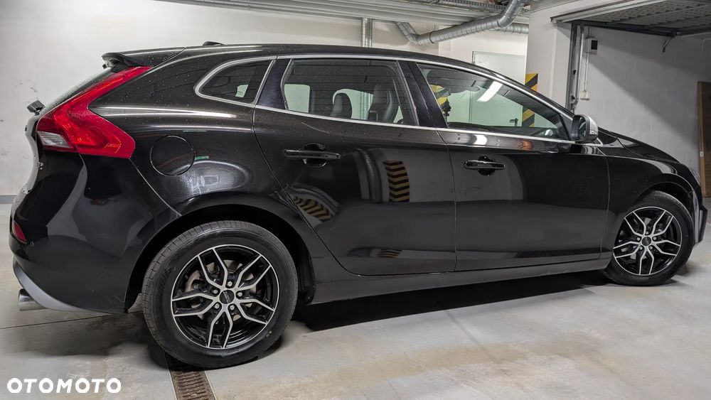 Volvo V40 D2 Drive-E R-Design Kinetic - 4
