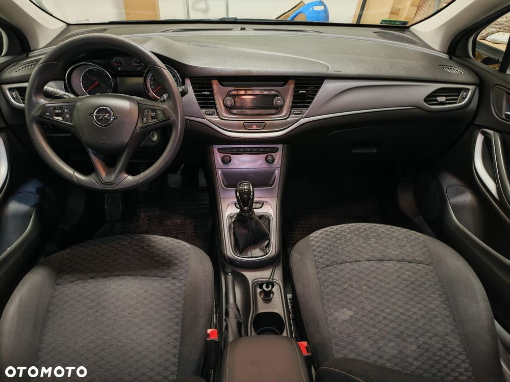 Opel Astra 1.6 CDTI Essentia - 13