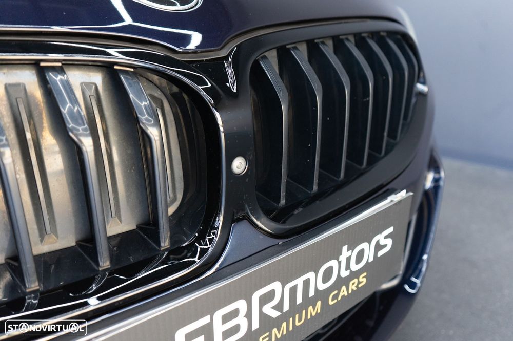 BMW 840 d xDrive Pack M - 17