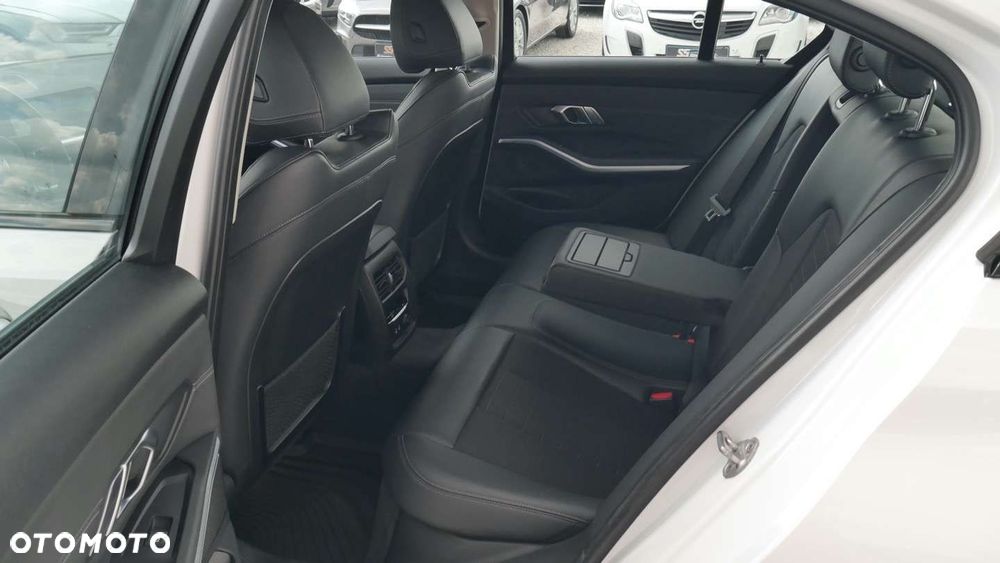 BMW Seria 3 - 21