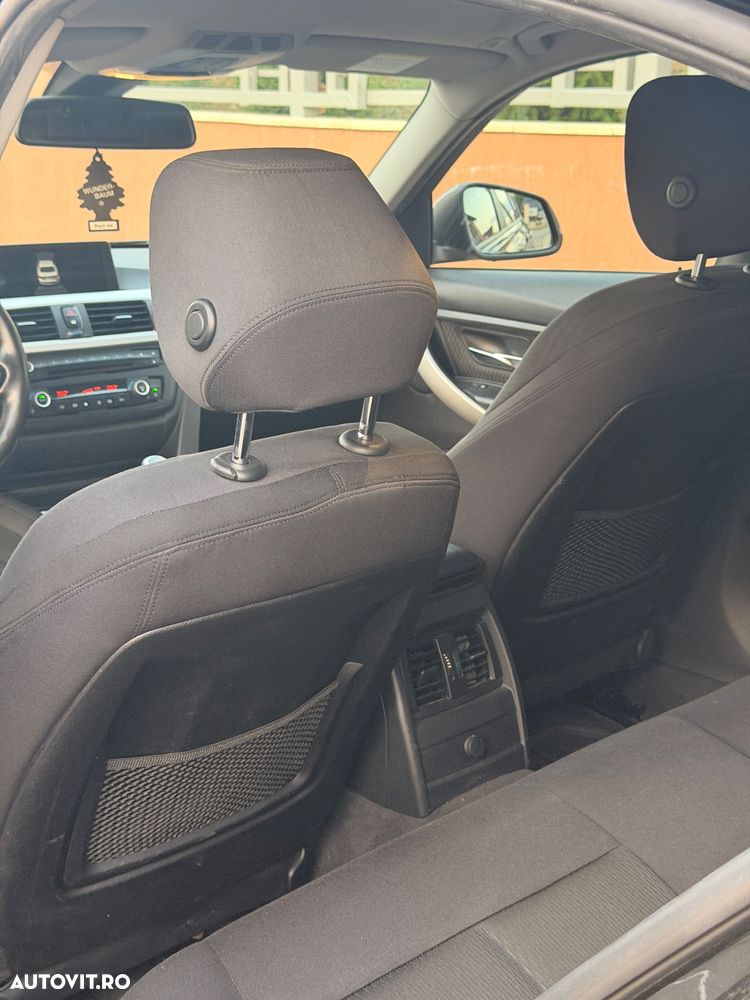 BMW Seria 3 320d - 11