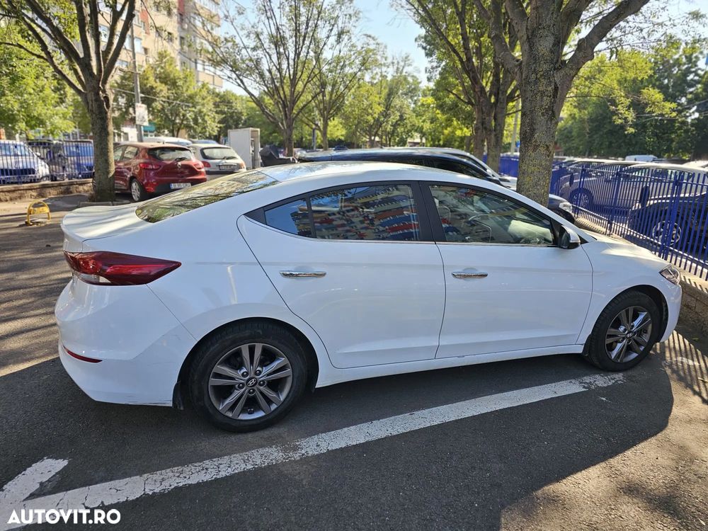 Hyundai Elantra 1.6 MPi Highway - 2