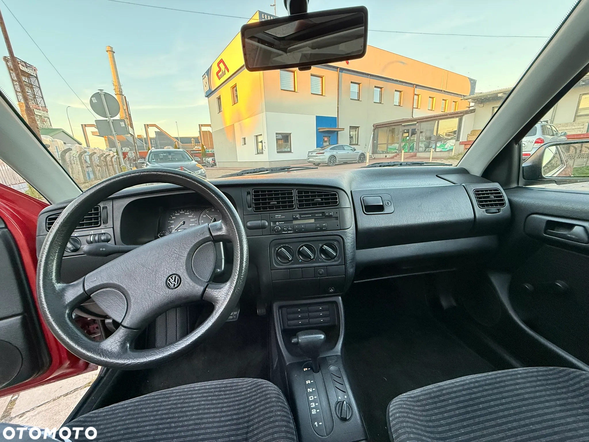 Volkswagen Golf - 18