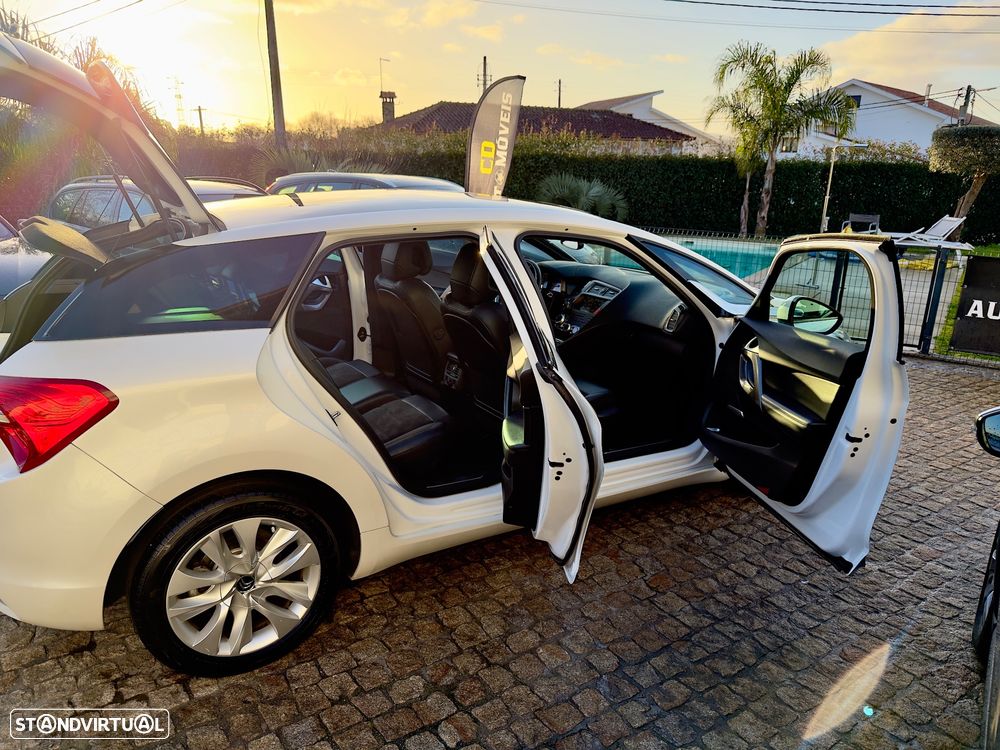 Citroën DS5 e-HDi 115 EGS6 SoChic - 36