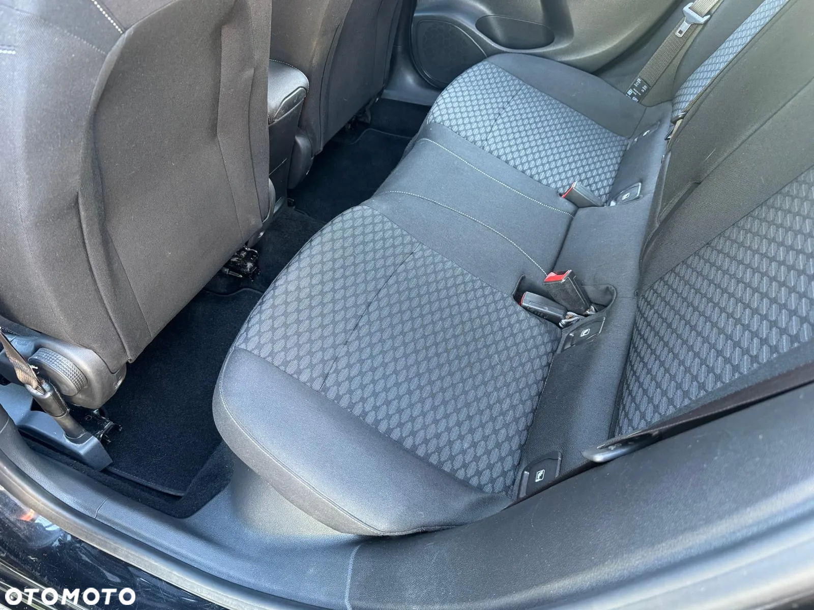 Opel Astra IV 1.6 CDTI Essentia - 10
