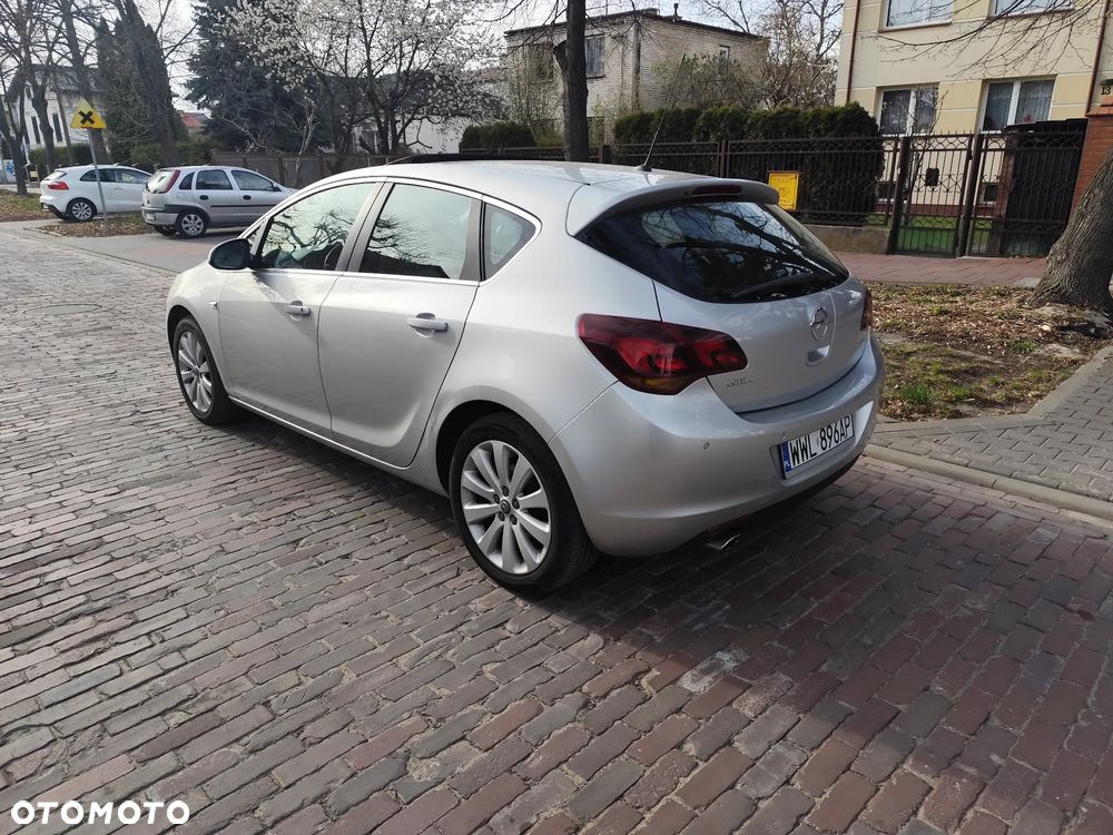 Opel Astra 1.4 T Cosmo S&S - 22