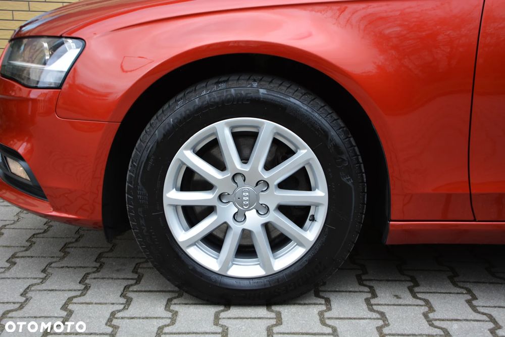 Audi A4 Avant 2.0 TDI DPF clean diesel multitronic Ambiente - 20