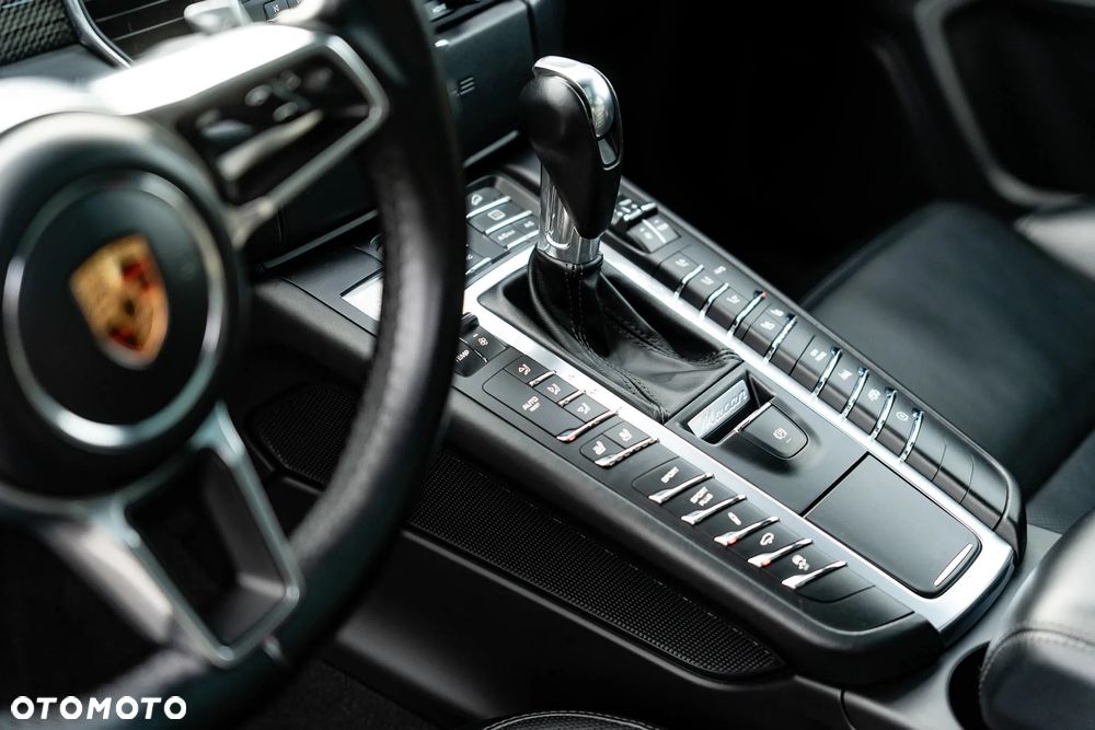 Porsche Macan Turbo PDK - 11