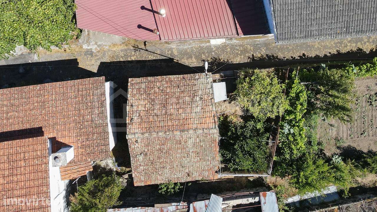 Moradia p/ Restaurar em Queirela - Grande imagem: 5/7