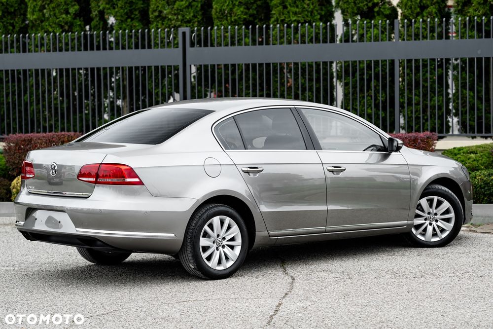 Volkswagen Passat 2.0 Blue TDI SCR Highline - 14