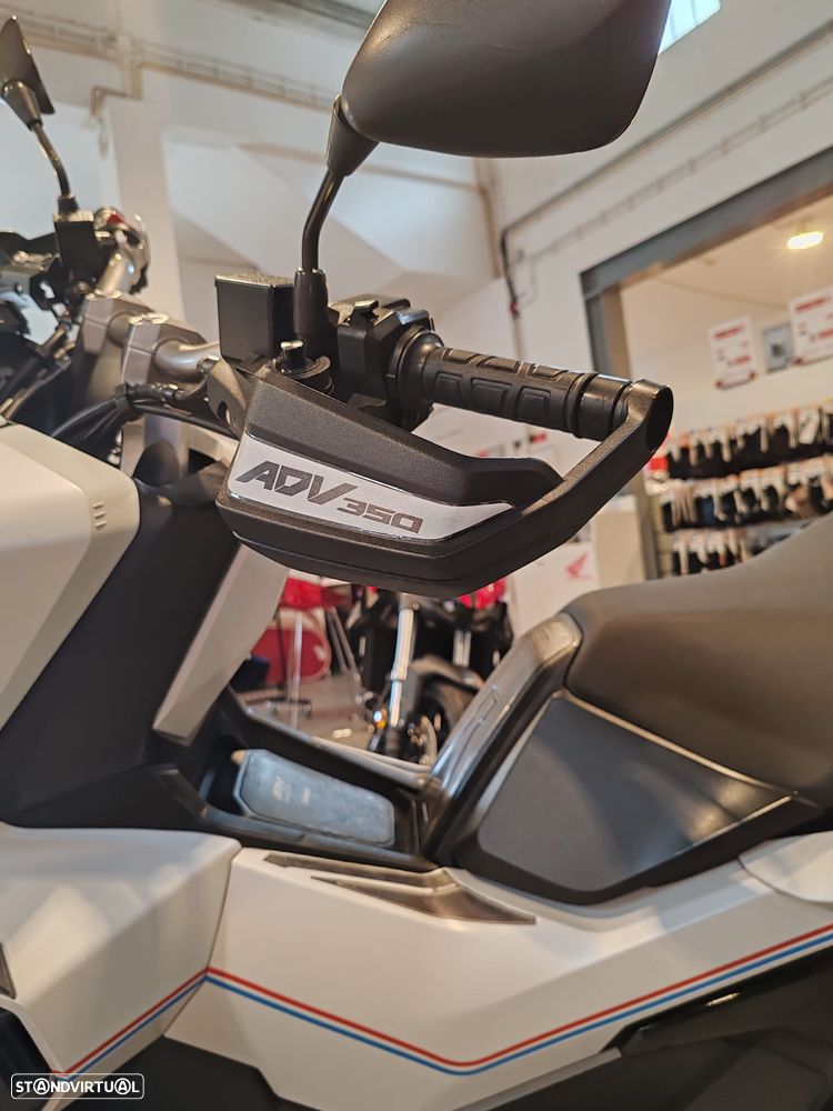 Honda ADV - 10
