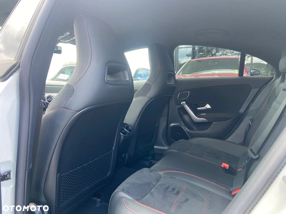 Mercedes-Benz CLA 200 AMG Line 7G-DCT - 8