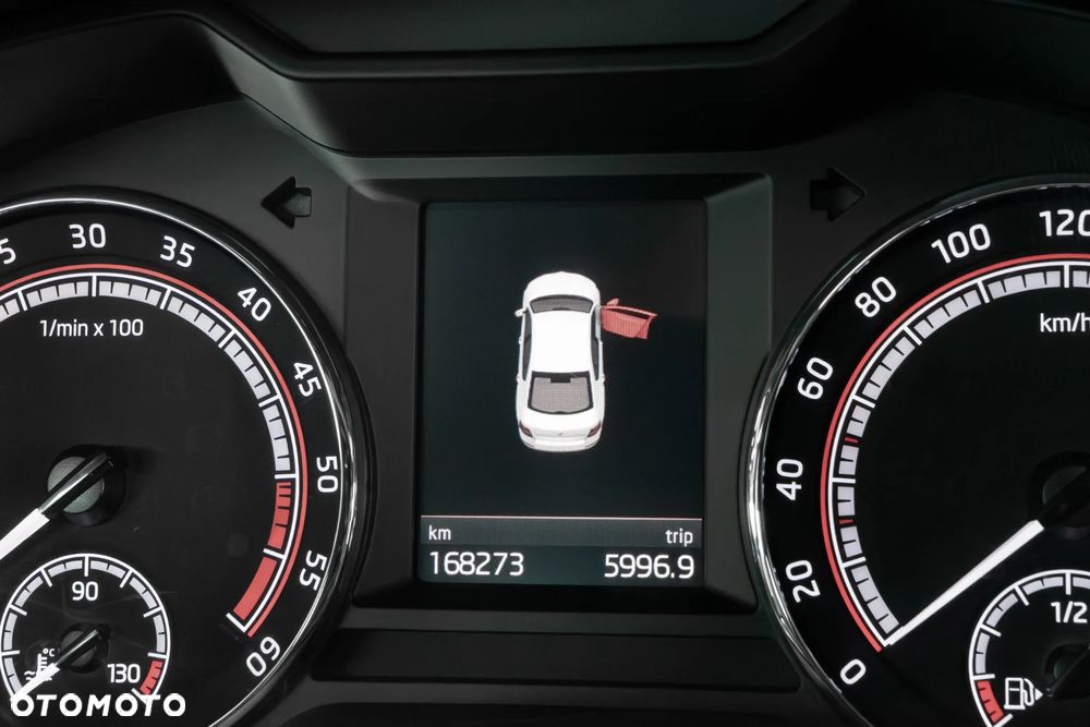 Skoda Octavia 2.0 TDI 4x4 RS Challenge DSG - 10
