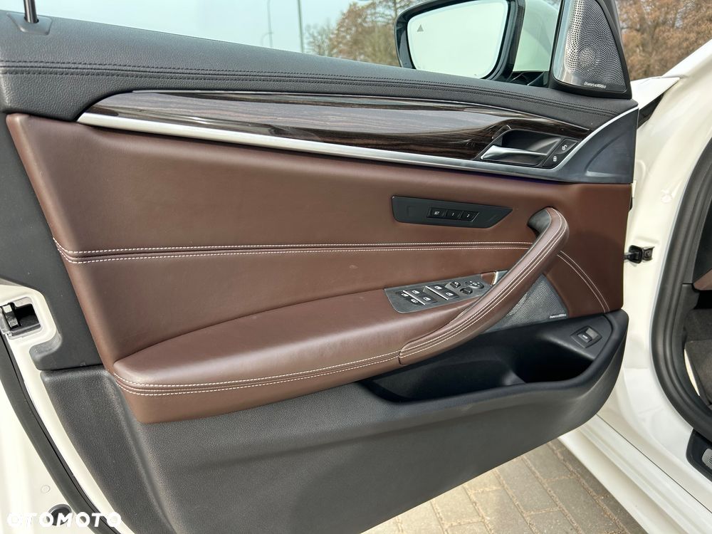 BMW Seria 5 530i GPF M Sport sport - 28