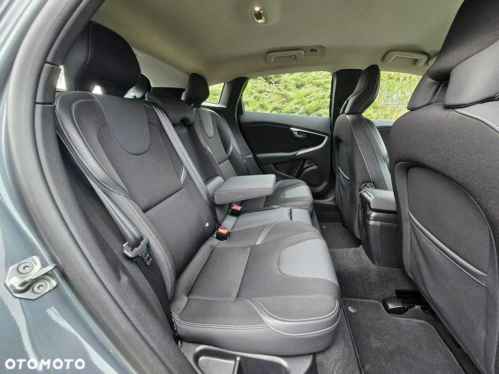 Volvo V40 D2 Momentum - 18