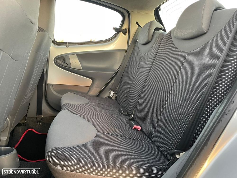 Peugeot 107 1.0 Urban - 13