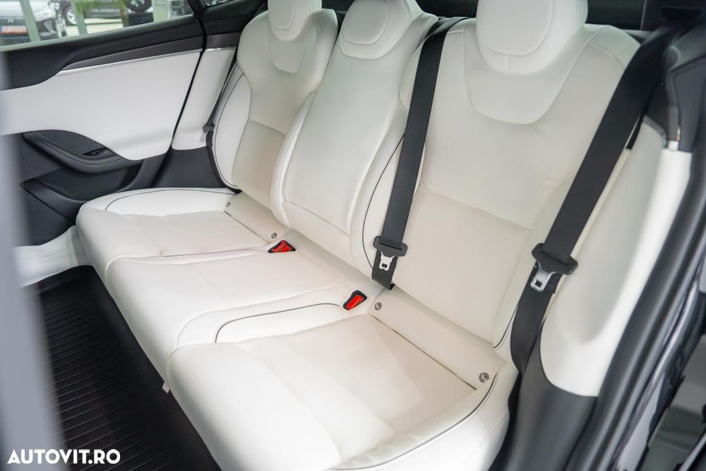 Tesla Model S - 21