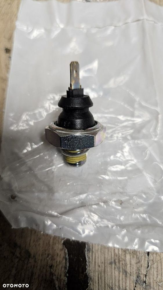 Czujnik ciśnienia oleju BRP Can-am Spyder  420256912 - 4