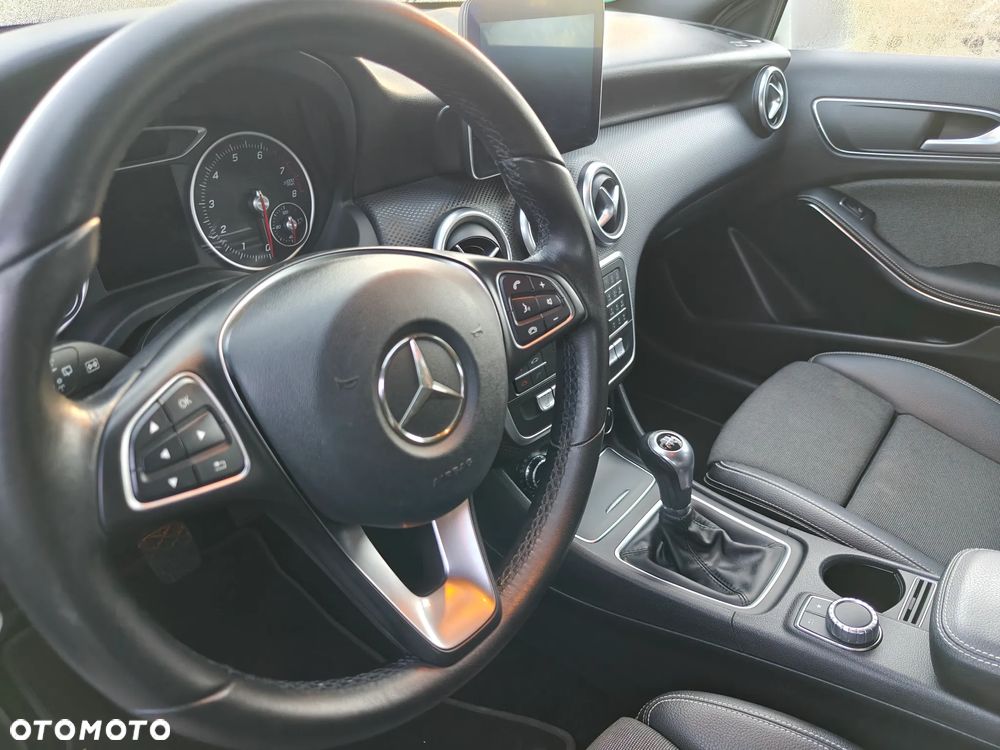 Mercedes-Benz Klasa A 180 (BlueEFFICIENCY) AMG Sport - 16