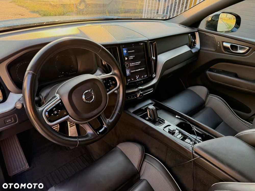 Volvo XC 60 B5 D AWD R-Design - 9
