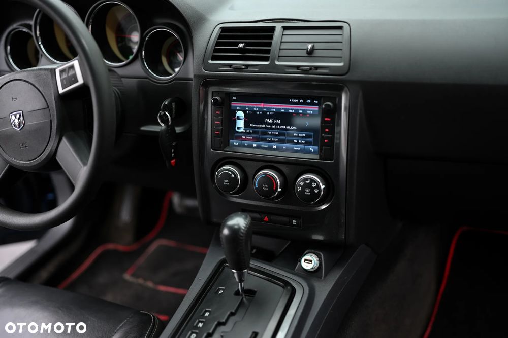 Dodge Challenger - 19