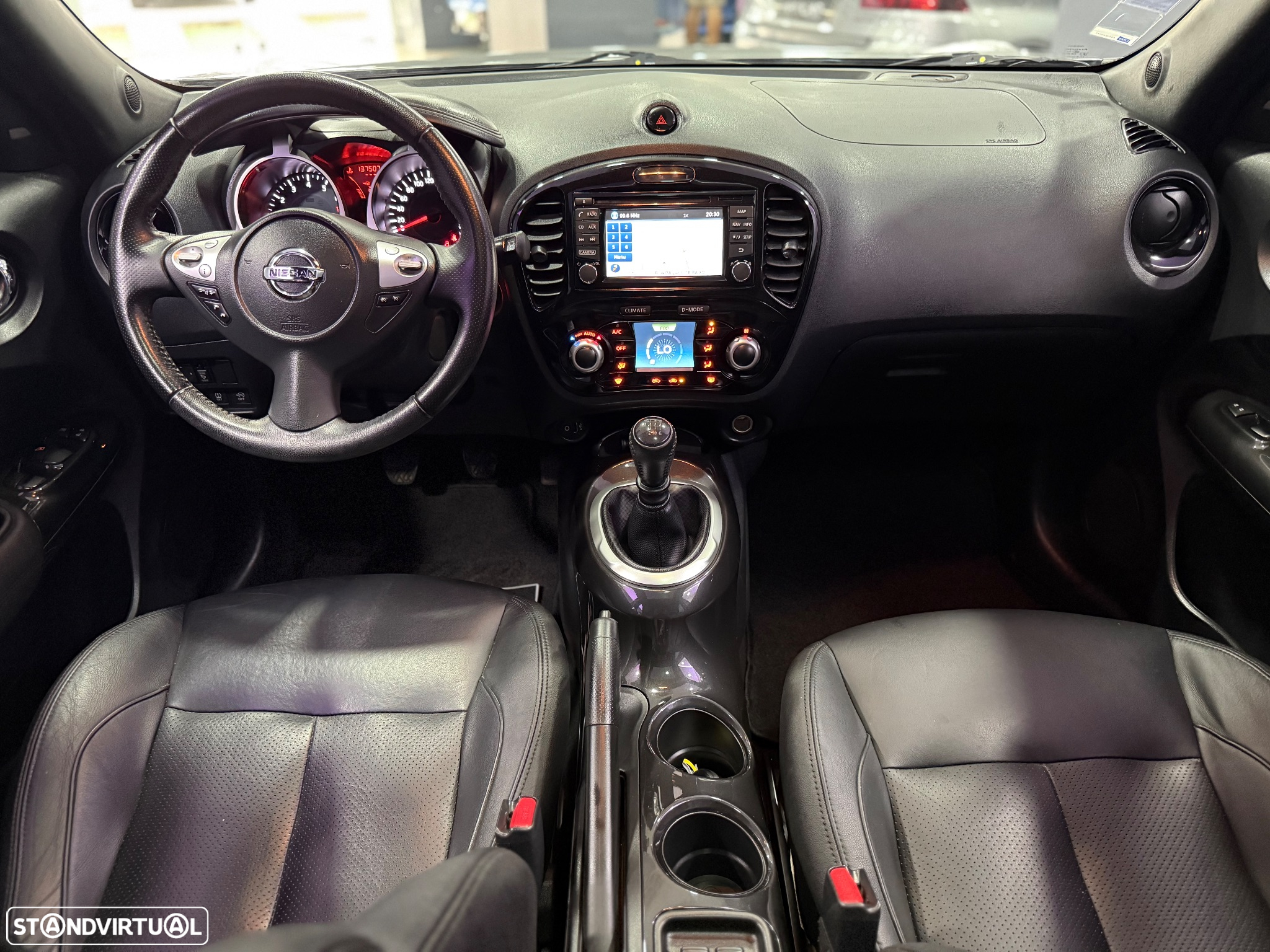 Nissan Juke 1.2 DIG-T Tekna Premium Ext.1 Black T. - 24