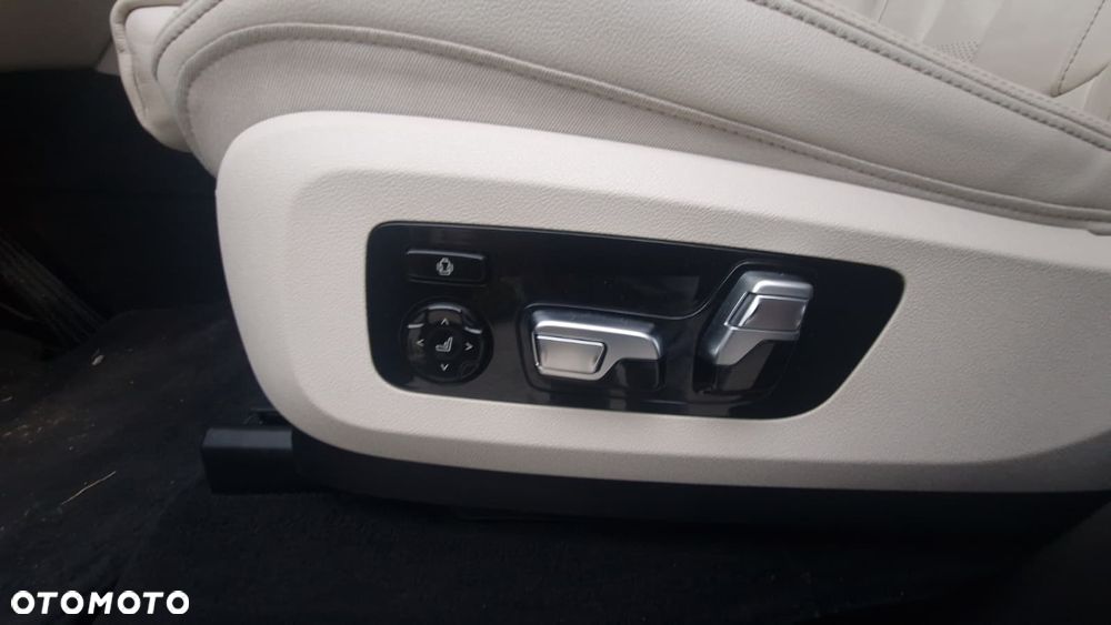 BMW X5 xDrive40i - 28