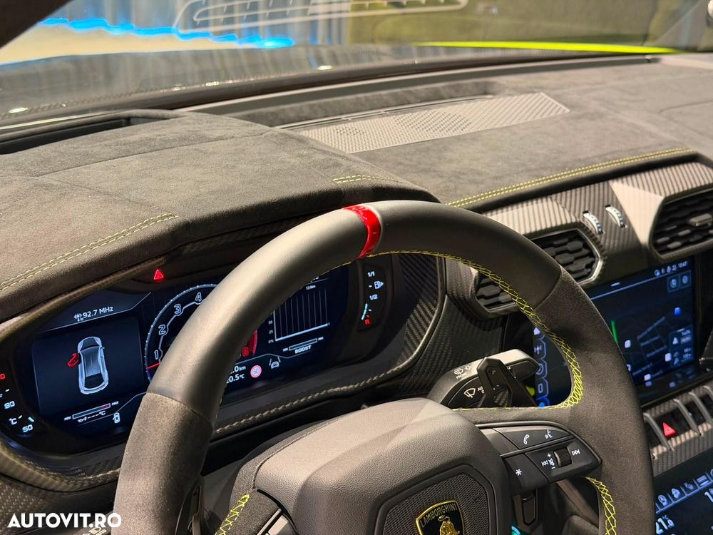 Lamborghini URUS - 17