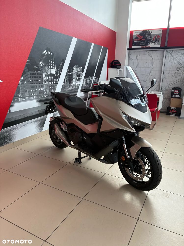 Honda NSS - 5