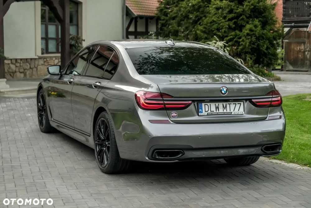 BMW Seria 7 750i xDrive - 4