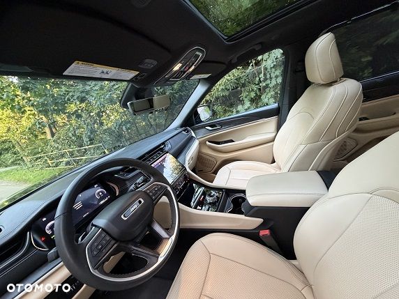 Jeep Grand Cherokee - 13