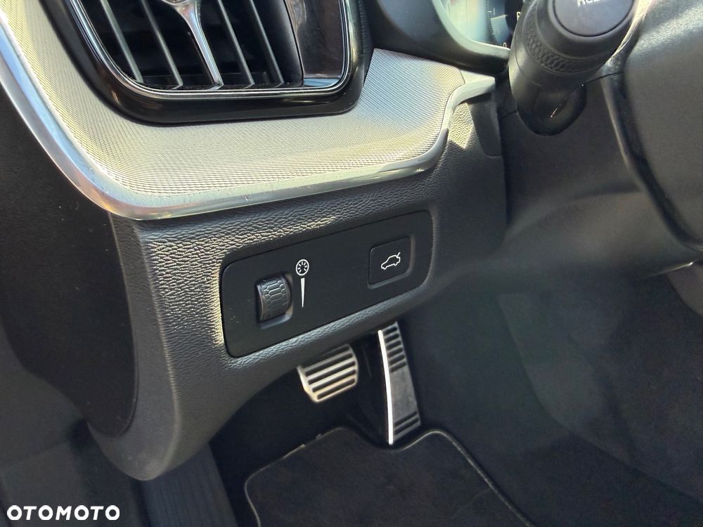 Volvo XC 60 B4 D Geartronic RDesign - 22
