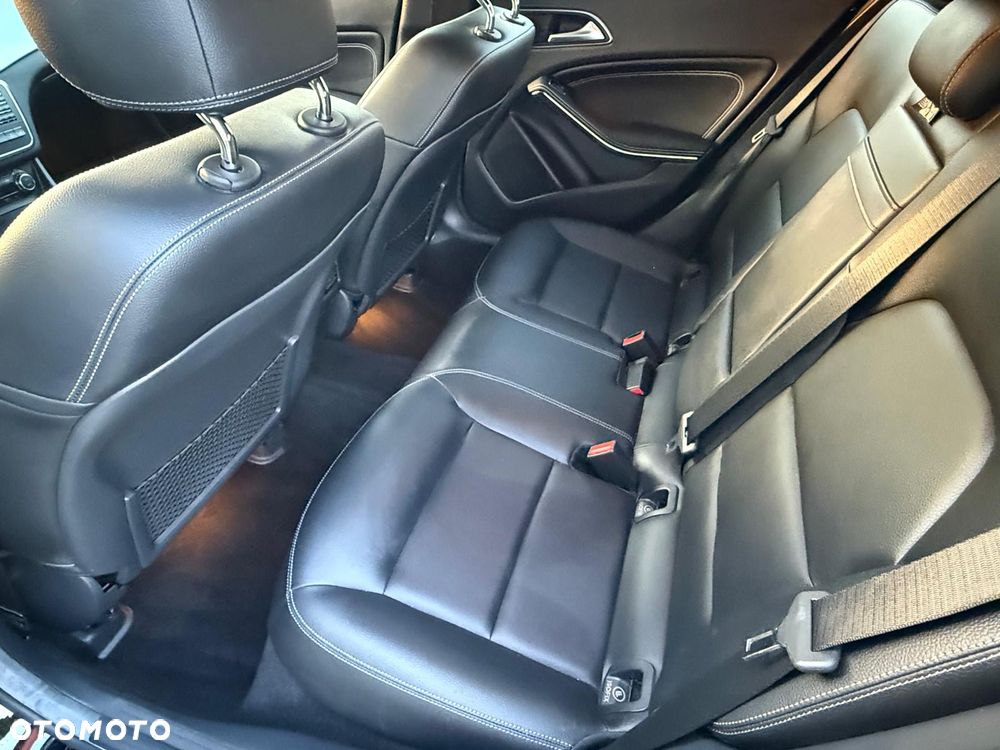Mercedes-Benz GLA 250 4Matic 7G-DCT AMG Line - 9
