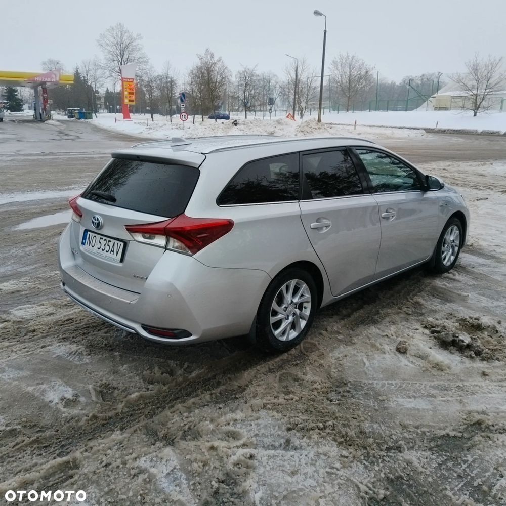 Toyota Auris Hybrid 135 Prestige - 13