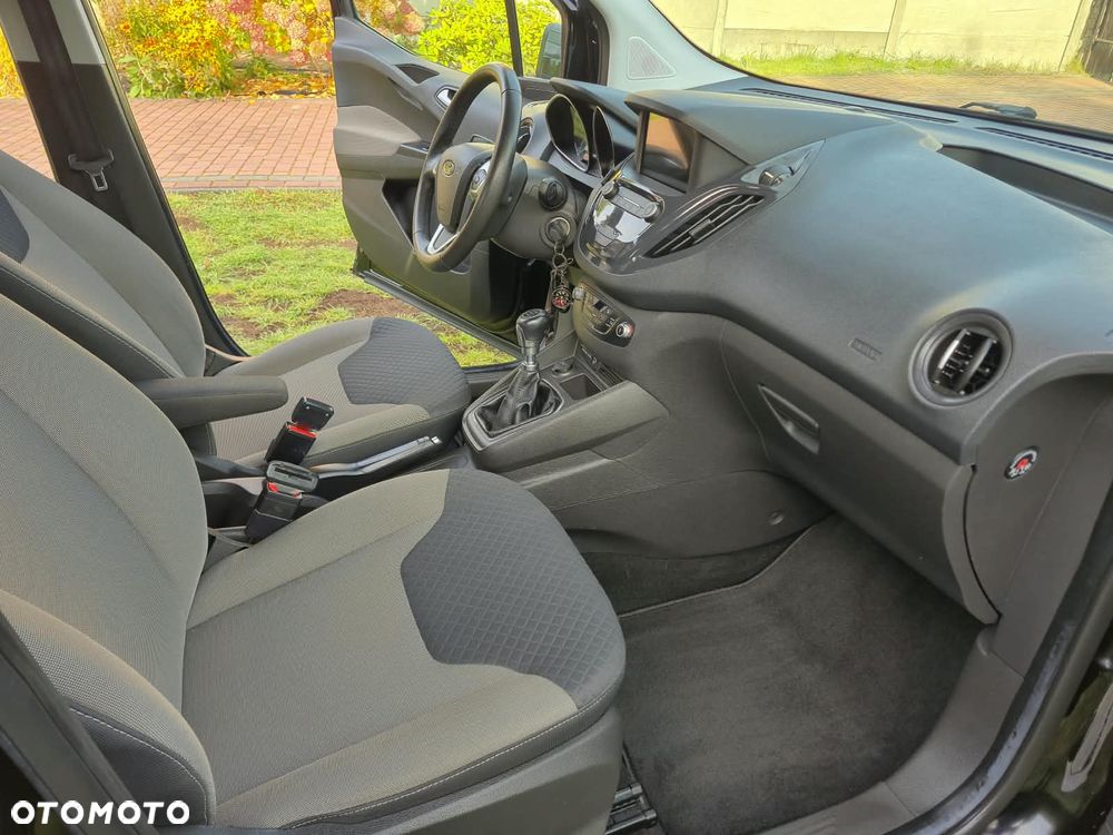 Ford Tourneo Courier - 18