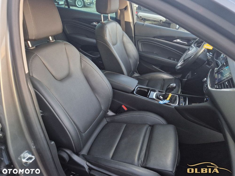 Opel Insignia - 30