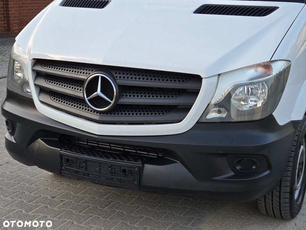 Mercedes-Benz Sprinter - 10