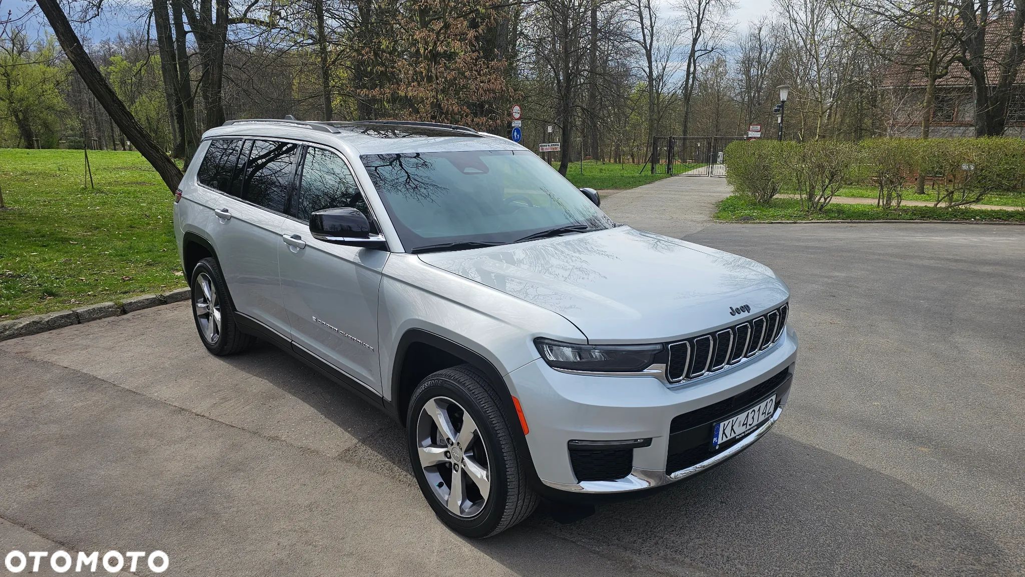 Jeep Grand Cherokee - 1