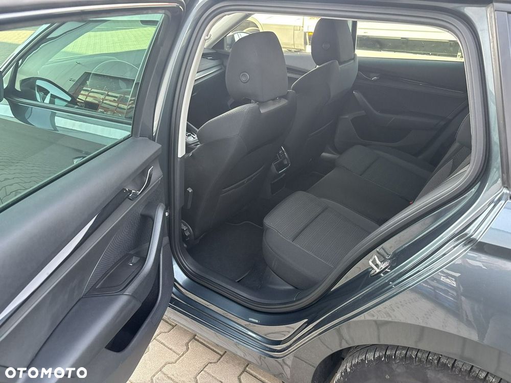 Skoda Octavia 2.0 TDI Ambition DSG - 20