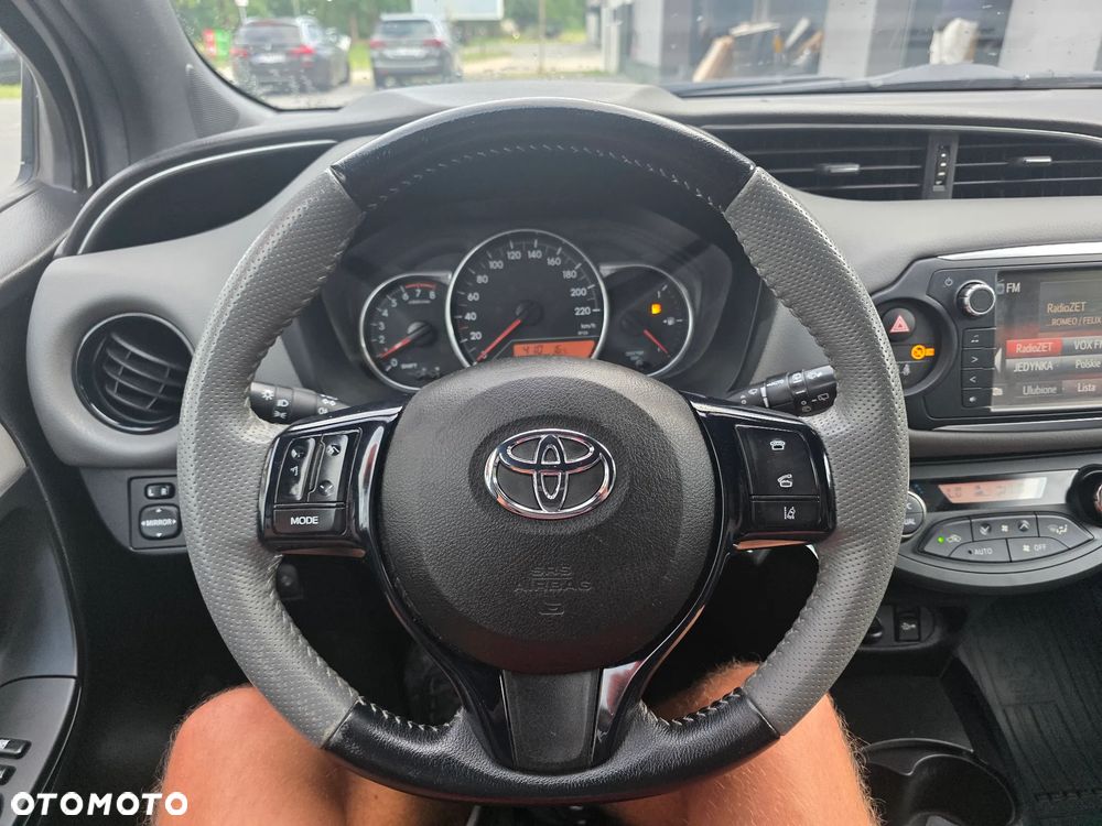Toyota Yaris 1.33 Selection Platinum - 12