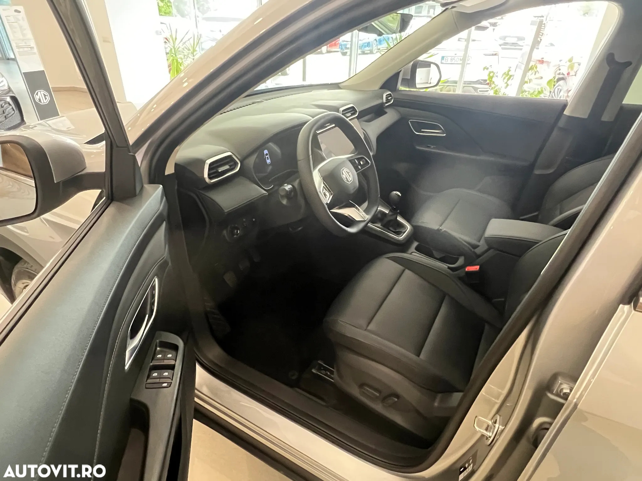 MG ZS - 8