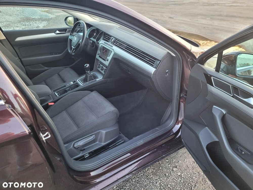 Volkswagen Passat 2.0 TDI SCR (BlueMotion Technology) Comfortline - 14