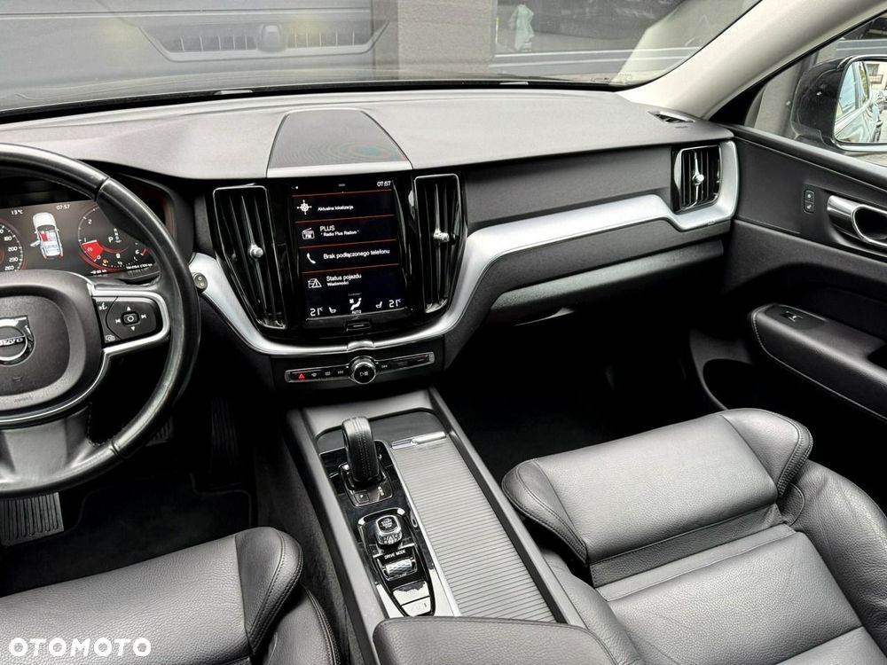 Volvo XC 60 B4 D AWD Geartronic Momentum Pro - 12