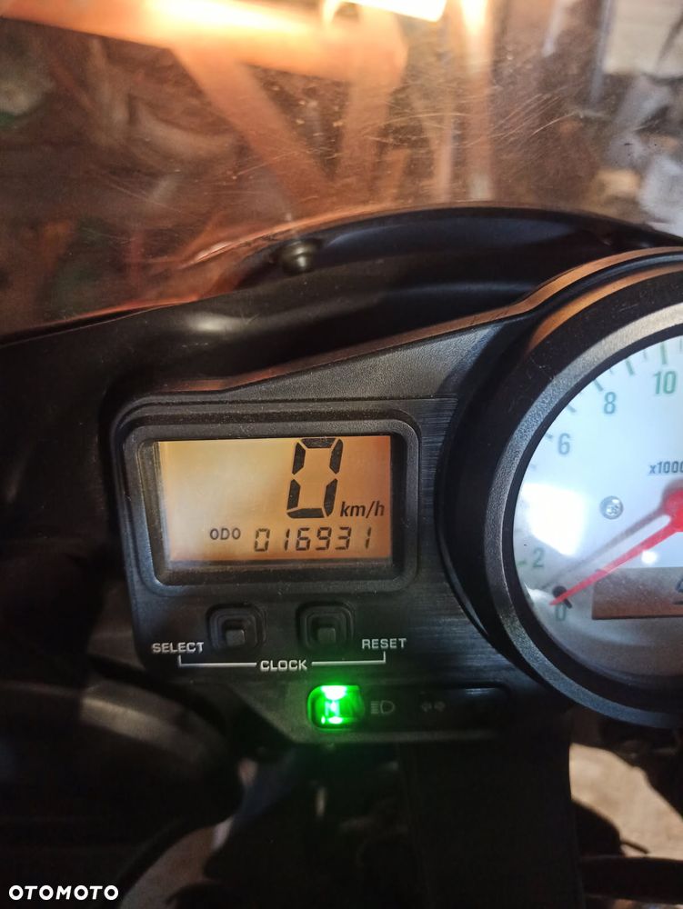 Yamaha YZF - 6